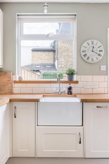 81 Trinity Road, London, SW19 8QZ