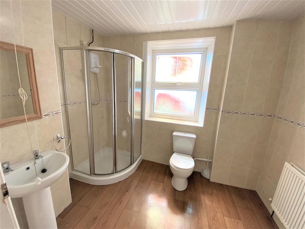 Bathroom (3).jpg
