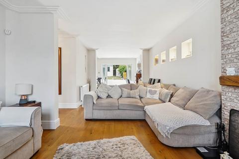 undefined, Southfield Avenue, North Watford