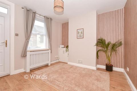 8 Whitfeld Road, Ashford, TN23 7TX