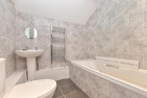 8 Whitfeld Road, Ashford, TN23 7TX