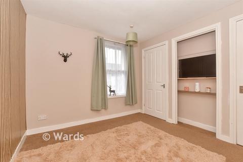 8 Whitfeld Road, Ashford, TN23 7TX