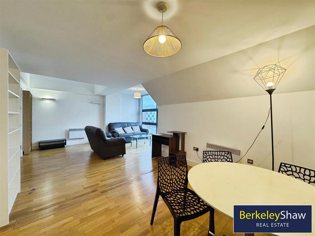 Living room (2)