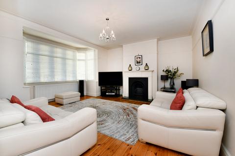 3 bedroom semi-detached house for sale, Parkland Avenue, Upminster RM14