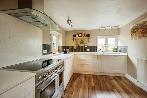 undefined, Shaftesbury SP7