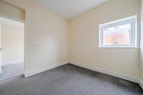 1 bedroom flat for sale, Marshfield Road, Chippenham