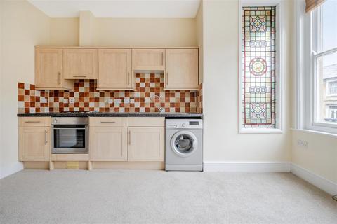 2 bedroom flat for sale, Marshfield Road, Chippenham