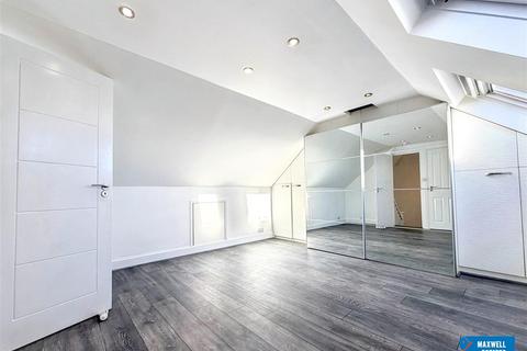 6 bedroom semi-detached house to rent, Whitchurch Lane, Edgware