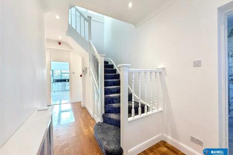 6 bedroom semi-detached house to rent, Whitchurch Lane, Edgware