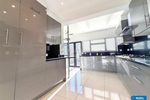 6 bedroom semi-detached house to rent, Whitchurch Lane, Edgware