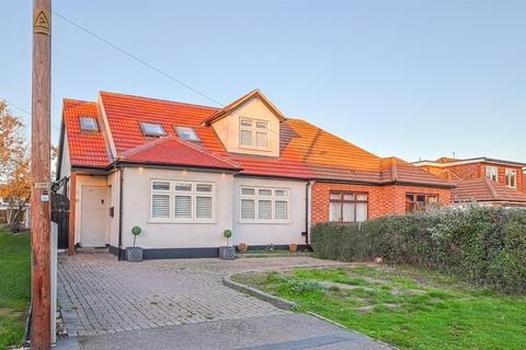 Hawkwell Park Drive, Hockley SS5