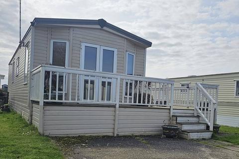 2 bedroom static caravan for sale, Flag Hill, Great Bentley, Colchester, CO7