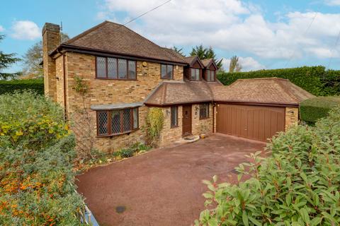 4 bedroom detached house for sale, Llanbury Close, Gerrards Cross SL9