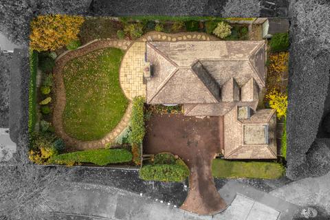 4 bedroom detached house for sale, Llanbury Close, Gerrards Cross SL9