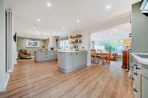 6 bedroom detached house for sale, Bradford Close, Taunton