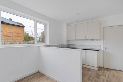 2 bedroom terraced house for sale, Godstow Road, London SE2