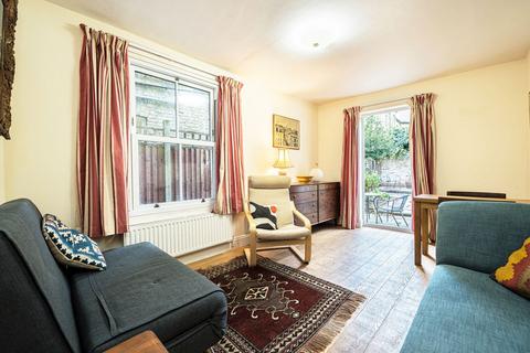 1 bedroom flat for sale, Fitzalan Street, London SE11