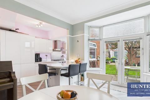 4 bedroom semi-detached house for sale, Sea View Gardens, Sunderland