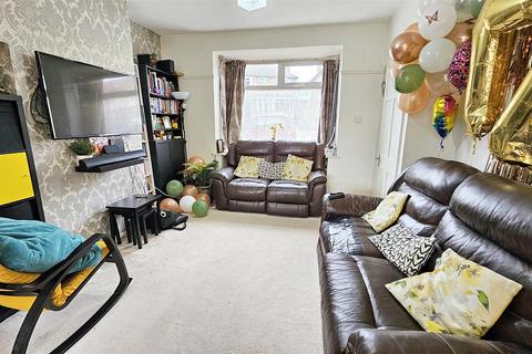 2 bedroom semi-detached house for sale, Wansbeck Gardens, Netherhall