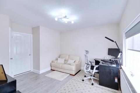 undefined, Hall Avenue, Aveley RM15