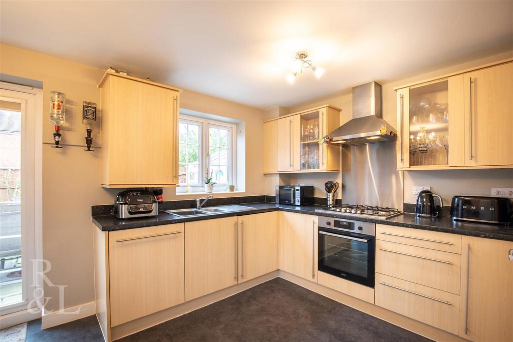 3 Kiln Close+ (1).jpg