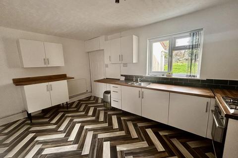 3 bedroom terraced house to rent, Knightsbridge Avenue, Bedworth CV12