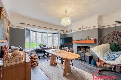 3 bedroom semi-detached house for sale, 15 Governors Road, Onchan