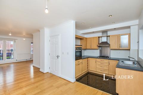 3 bedroom townhouse to rent, Crystal Close, Mickleover, DE3