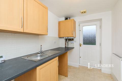 3 bedroom townhouse to rent, Crystal Close, Mickleover, DE3