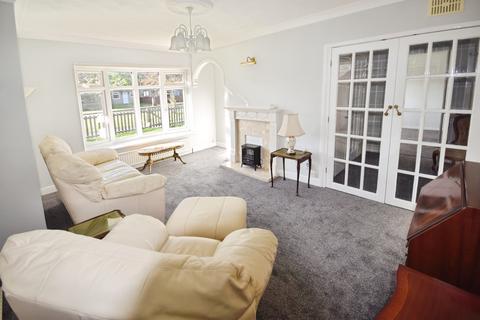 2 bedroom bungalow for sale, Lincoln Road, Skegness PE25