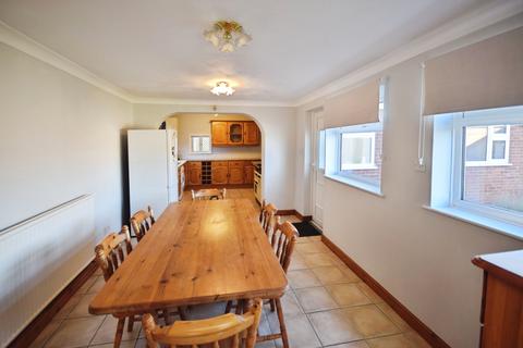 2 bedroom bungalow for sale, Lincoln Road, Skegness PE25
