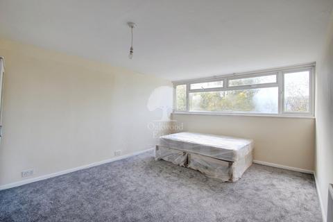 undefined, Heritage Close, Uxbridge UB8