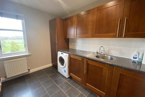 2 bedroom flat to rent, South Inch Court, Perth