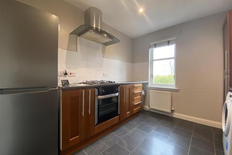 2 bedroom flat to rent, South Inch Court, Perth