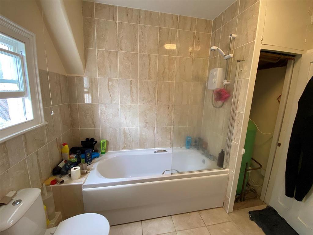 264 BATH 1.jpg