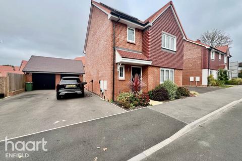 Silver Birch Close, Waltham Cross