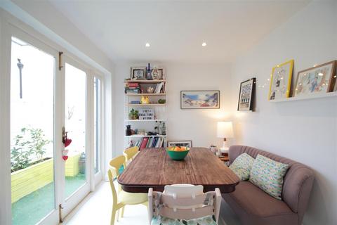 undefined, Merredene Street, London SW2