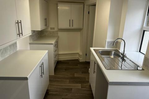 3 bedroom detached house to rent, Glebe Road, Loughor SA4