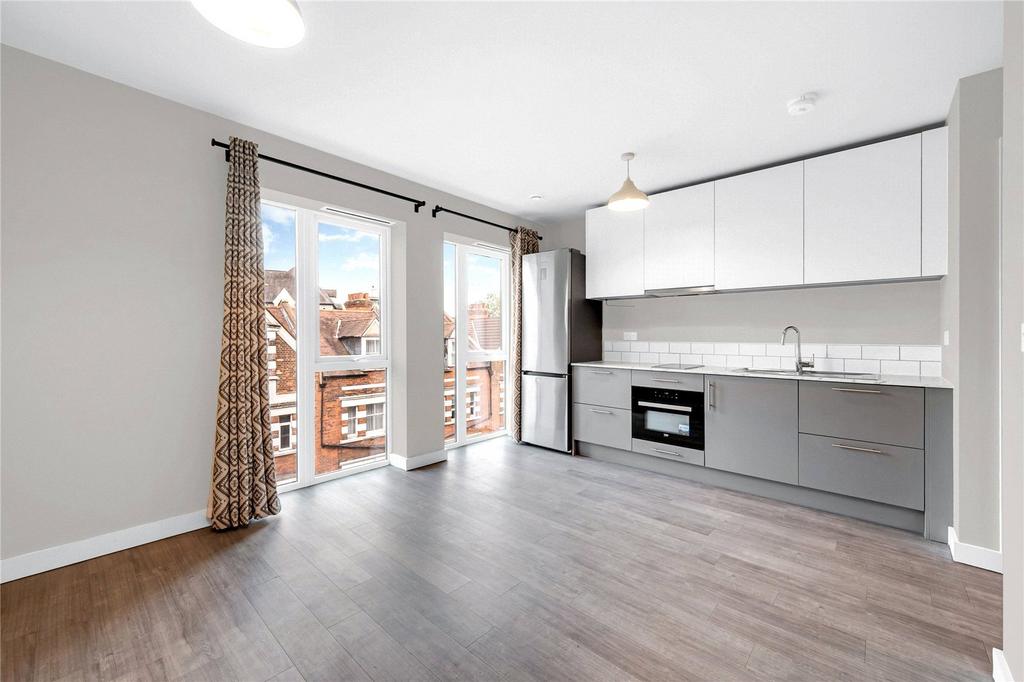 Kitchen / Reception