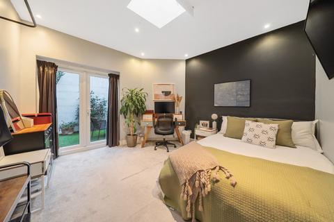 2 bedroom flat for sale, Kennington Park Road, London, SE11