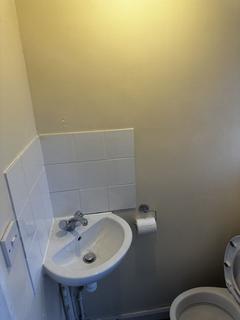 3 bedroom terraced house to rent, Harrow HA2