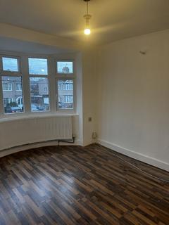 3 bedroom terraced house to rent, Harrow HA2