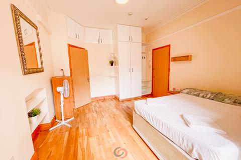Studio to rent, Linden Gardens, Notting Hill Gate, London, London  W2
