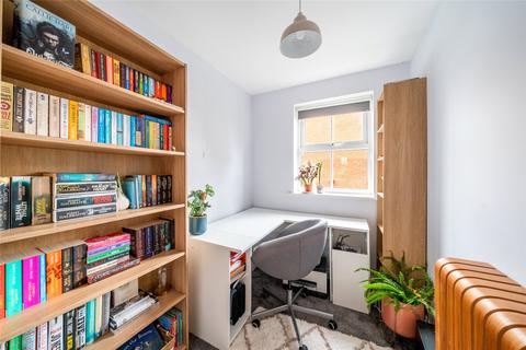 4 bedroom link detached house for sale, Cambridge Square, Redhill, Surrey, RH1