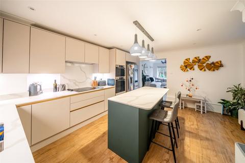 4 bedroom link detached house for sale, Cambridge Square, Redhill, Surrey, RH1