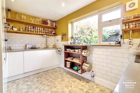 30 Lynfield Road, Lichfield, WS13 7BU