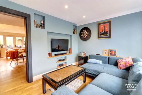 30 Lynfield Road, Lichfield, WS13 7BU