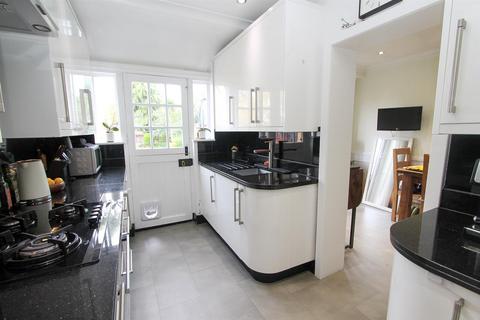 34 Highfield Road, Sutton, SM1 4JX