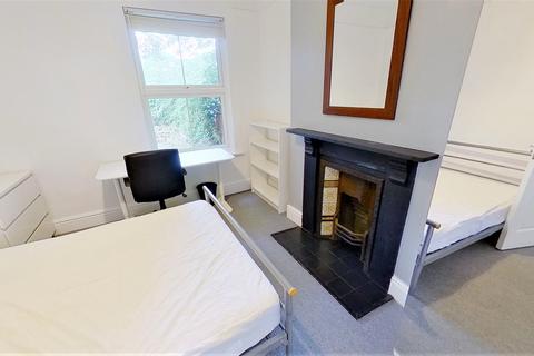 5 bedroom house to rent, Church Avenue, Nottingham NG7