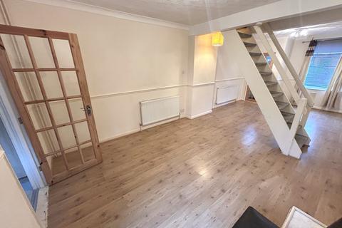 3 bedroom terraced house to rent, Coronation Road, Ipswich IP4